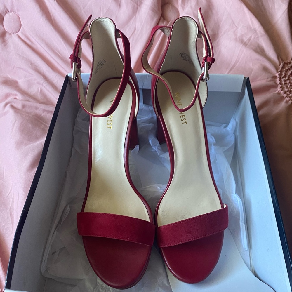 RED NINE WEST HEELS SIZE 10.5 BRAND NEW